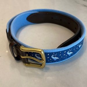 Vineyard Vines belt, size 30, excellent condition.